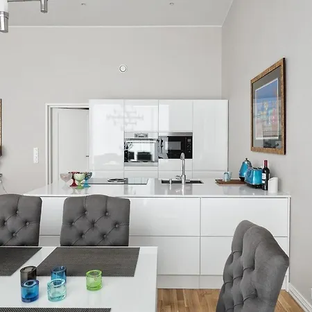 Tyylikaes Lomahuoneisto Kultarannassa Ferienhaus *